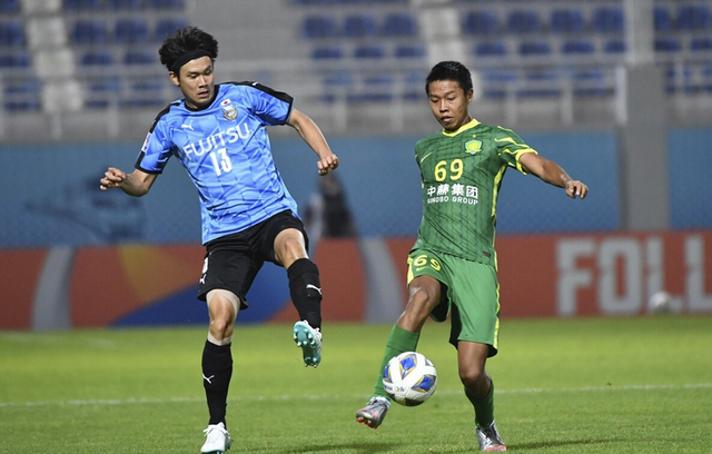 北京首钢训练开放日，赛前篮板制胜引欢呼，亚冠在即，年轻球员得到机会-英雄联盟